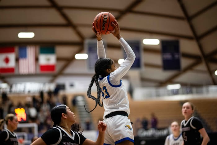 Jefferson Willamette 6A Oregon girls basketball quarterfinal 2024 Naji Saker-73